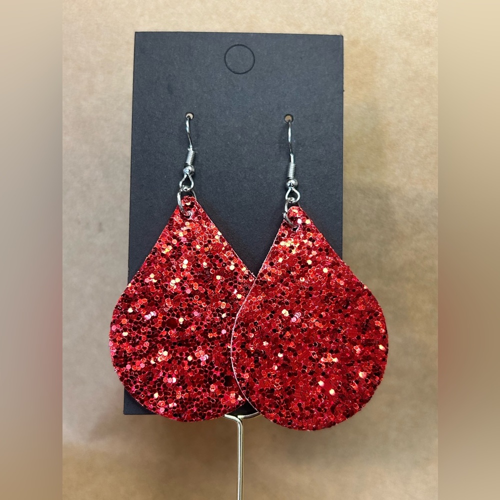 #436 | Red Glitter ✨ Dangle Earrings